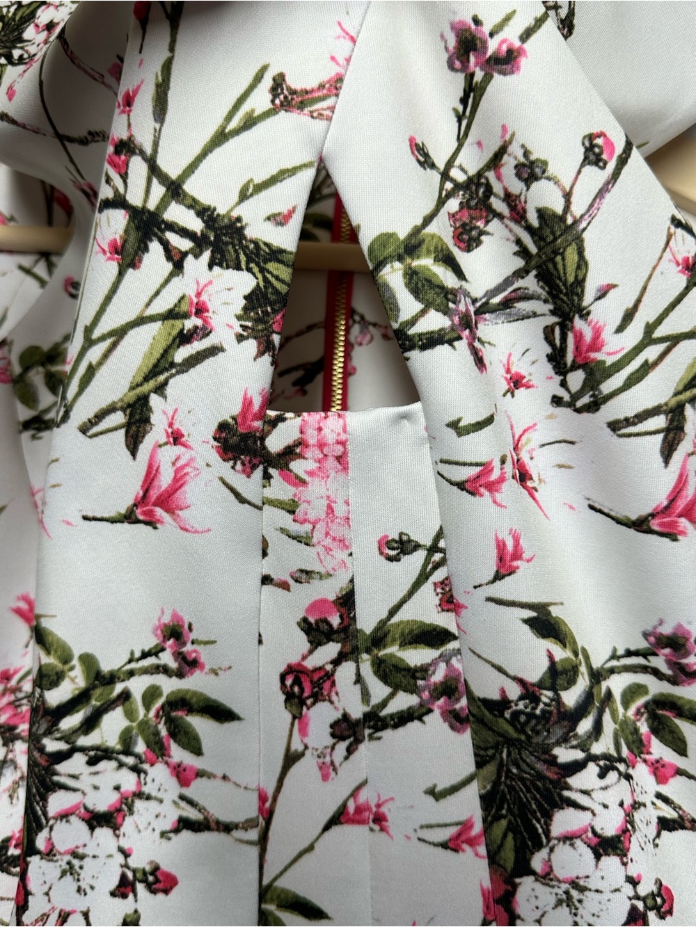 Flattering Size 10 Floral A-Line Sleeveless Dress in White, Pink, & Green - Picture 2 of 7